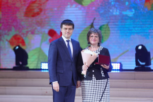 Виктория Александровна Миронова награждена Почётной грамотой Министерства образования и науки РФ. В этом году она получила звание «Заслуженный работник Красноярского края». Виктория Александровна Миронова награждена Почётной грамотой Министерства образования и науки РФ. В этом году она получила звание «Заслуженный работник Красноярского края».