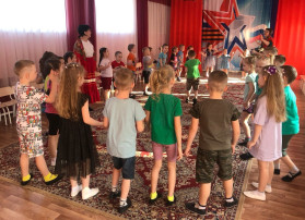 Масленицу встречаем, зиму провожаем! Масленицу встречаем, зиму провожаем!.